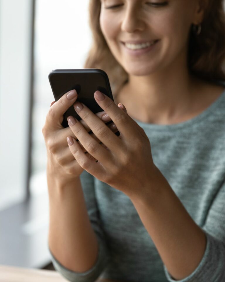 Pourquoi certaines invitations donnent immédiatement envie de répondre ?